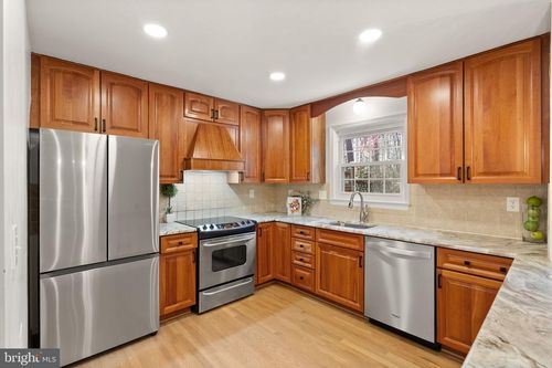 3146 Cantrell Ln, FAIRFAX, VA, 22031-1909 | Card Image