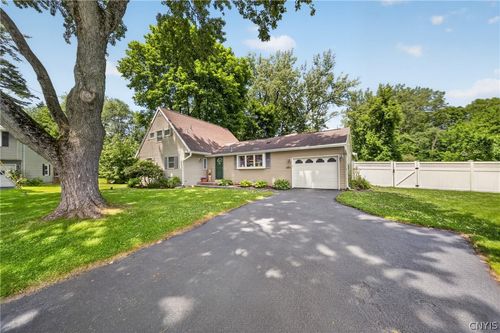 26 Apple Tree Ln, Liverpool, NY, 13090-2302 | Card Image