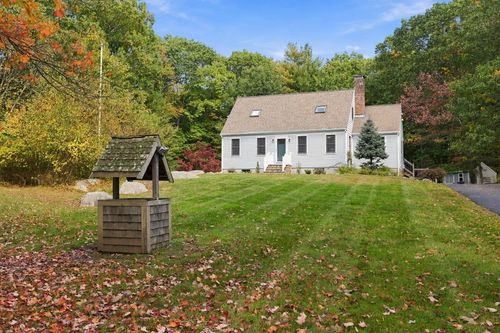 252 Leavitt St, Hingham, MA, 02043-2925 | Card Image