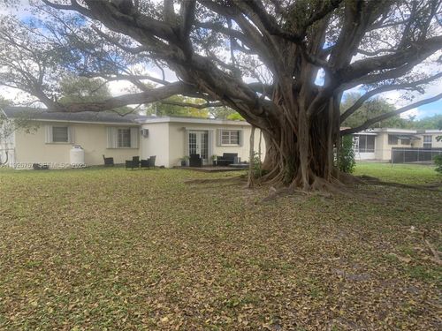 1420 North Dr, Miami, FL, 33179-3547 | Card Image