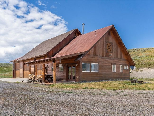 Log-style house with french doors | Image 16
