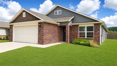 1066 E Sparrow Cir, Fayetteville, AR, 72701-3192 | Card Image