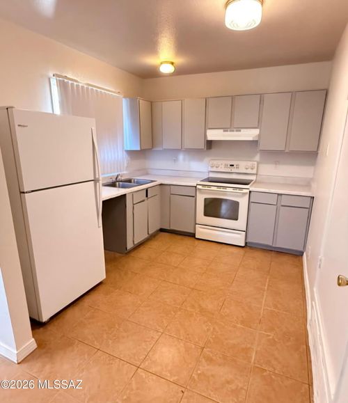 3313 E Blacklidge Drive, Tucson, AZ, 85716 | Card Image