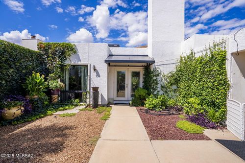1189 Circulo Canario, Rio Rico, AZ, 85648-3353 | Card Image