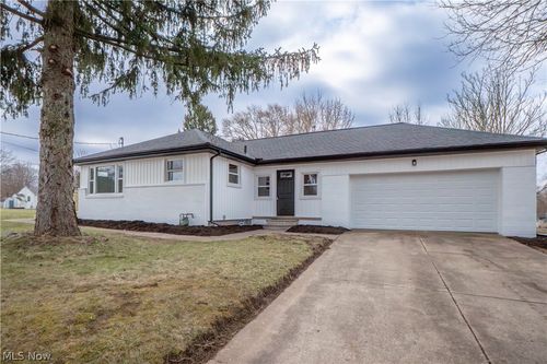 398 Snyder Ave, Barberton, OH, 44203-4134 | Card Image