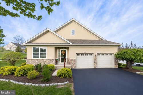 100 Gaston Ln, COATESVILLE, PA, 19320-6530 | Card Image