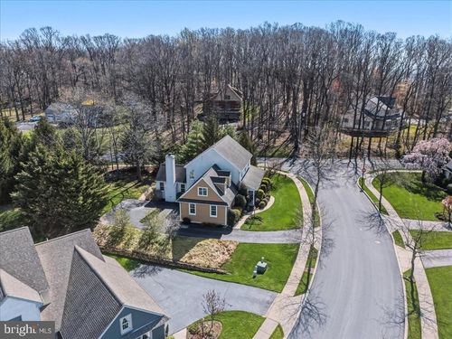 2 Parkside Dr, ELVERSON, PA, 19520-9496 | Card Image