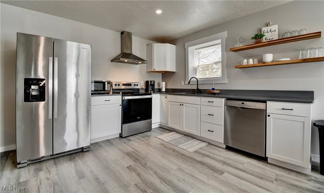 10913 Us Route 62, House other with 5 bedrooms, 2 bathrooms and null parking in Killbuck OH | Image 22