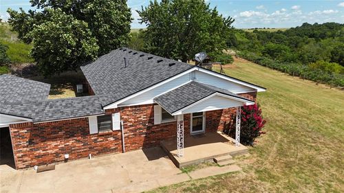 30098 County Street 2600, Fort Cobb, OK, 73038-2204 | Card Image