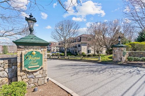 109 Vistas Ct, East Greenwich, RI, 02818-5107 | Card Image