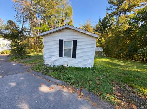380 Ellen St, Wallkill, NY, 12589 | Card Image