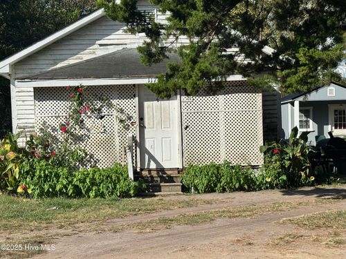 117 E Church St, Bethel, NC, 27812-9806 | Card Image