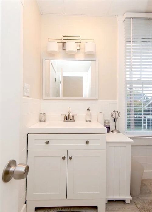 3-191 Coggeshall Avenue, Newport, RI, 02840 | Card Image