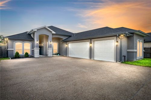 6421 Aikman Ln, Corpus Christi, TX, 78414-6239 | Card Image