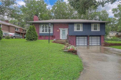 2327 N 74th St, Kansas City, KS, 66109-2435 | Card Image