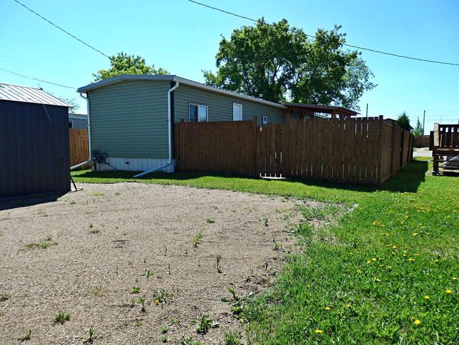 5010 44 Avenue, House other with 3 bedrooms, 1 bathrooms and 2 parking in Vermilion AB | Image 9