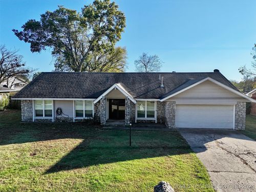 540 Ridgewood Drive, Pryor, OK, 74361 | Card Image