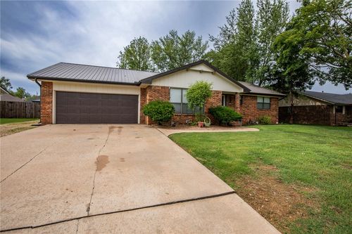 205 E Edmondson Ave, Springdale, AR, 72764-7267 | Card Image