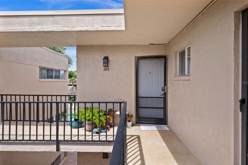 301-2763 Woodgate Ln, SARASOTA, FL, 34231-6469 | Card Image