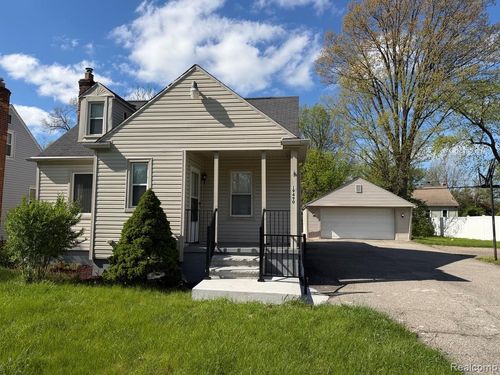 19490 Goldwin St, Southfield, MI, 48075-7222 | Card Image