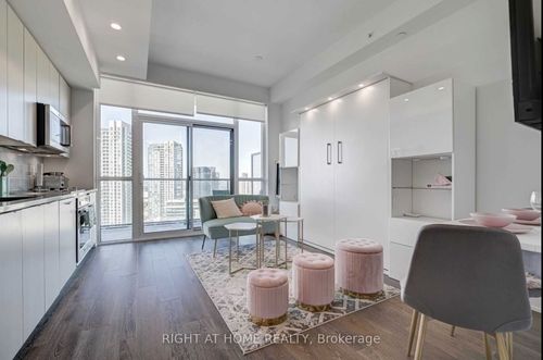 uph02-38 Iannuzzi St, Toronto, ON, M5V0S2 | Card Image