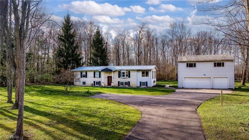 9540 Taylor May Rd, Chagrin Falls, OH, 44023-2417 | Card Image