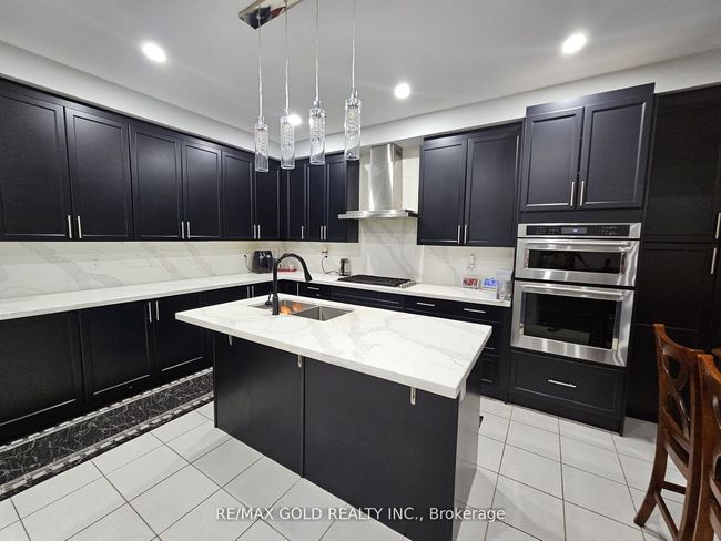 9 Goderich Dr, House other with 5 bedrooms, 4 bathrooms and 3 parking in Brampton ON | Image 7