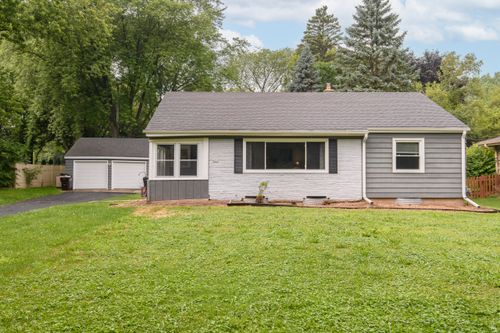 6021 N Milwaukee River Pkwy, GLENDALE, WI, 53209-3817 | Card Image