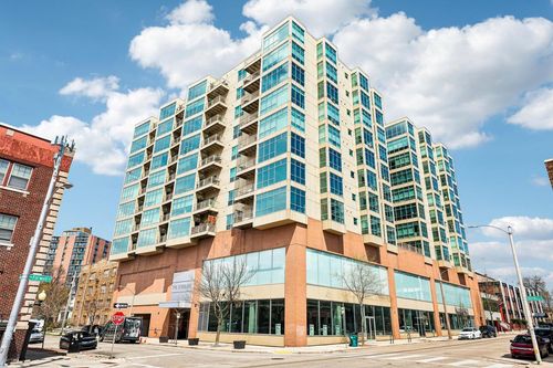 607-1550 E Royall Place, Milwaukee, WI, 53202 | Card Image
