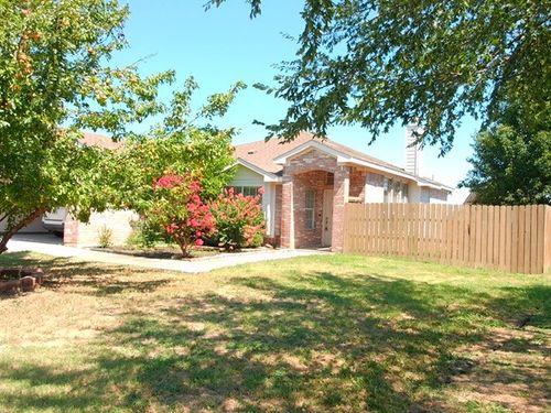518 Lonestar Park Ln, Ponder, TX, 76259-8473 | Card Image