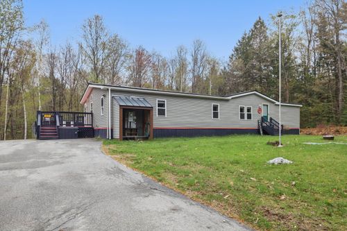 127 Peasley Rd, Henniker, NH, 03242-7304 | Card Image