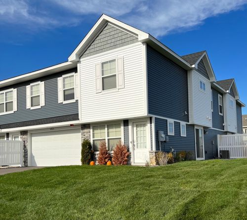 4825 Martingale Dr, Woodbury, MN, 55129-7545 | Card Image