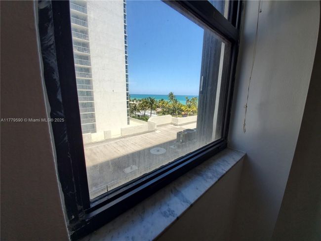 APT-608 - 2625 Collins Ave, Condo with 2 bedrooms, 2 bathrooms and null parking in Miami Beach FL | Image 6