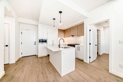 817-8375 Broadcast Ave Sw, Calgary, AB, T3H6J8 | Card Image