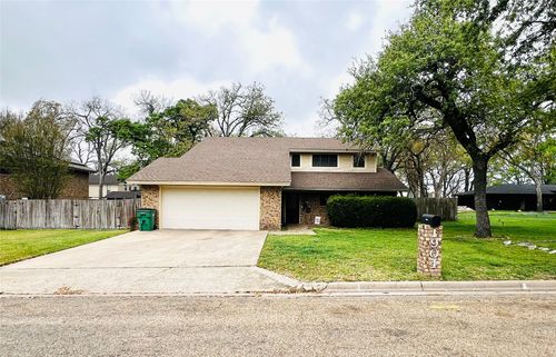1904 N Hoover Ave, Cameron, TX, 76520-2145 | Card Image
