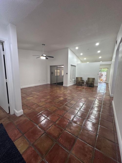 19823 Nw 64th Pl, Hialeah, FL, 33015-8112 | Card Image