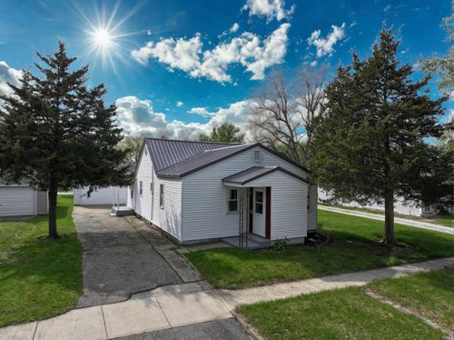 911 N Hathaway St, Winamac, IN, 46996-1011 | Card Image