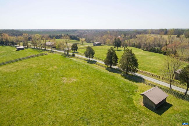 915 Campbell Rd, House other with 4 bedrooms, 4 bathrooms and null parking in KESWICK VA | Image 12