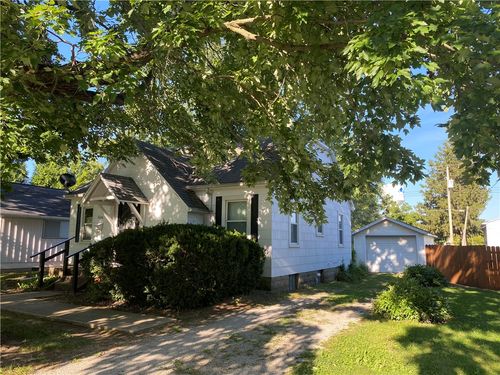 1606 10th St, Charleston, IL, 61920-3422 | Card Image