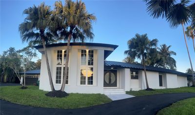 15201 Sw 74th Pl, House other with 5 bedrooms, 4 bathrooms and null parking in Palmetto Bay FL | Image 2