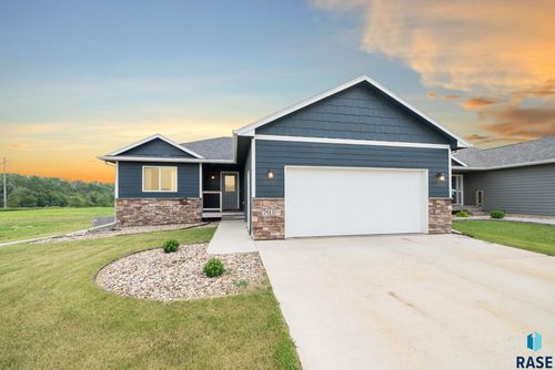 7513 49th St, Sioux Falls, SD, 57110 | Card Image