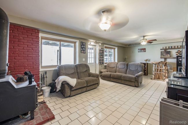 Lower level family room | Image 34