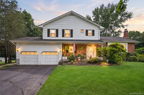 24 Ironworks Rd, Monroe, NY, 10950-3007 | Card Image