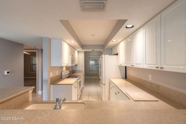 B205 - 4650 Links Village Dr, Condo with 2 bedrooms, 2 bathrooms and null parking in Ponce Inlet FL | Image 15