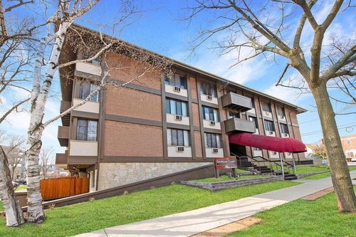 2025 E Greenwich Ave, Milwaukee, WI, 53211-4449 | Card Image