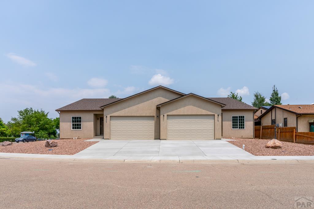 Pineridge Ct, Pueblo, CO 81001