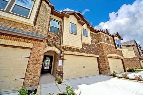 3332 Rainflower Springs Ln, Rosenberg, TX, 77471-1767 | Card Image