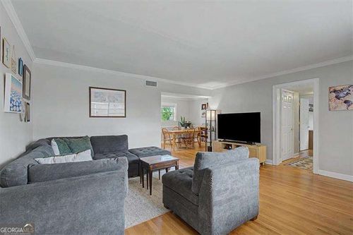 4b-3660 Peachtree Rd Ne, Atlanta, GA, 30319-1258 | Card Image