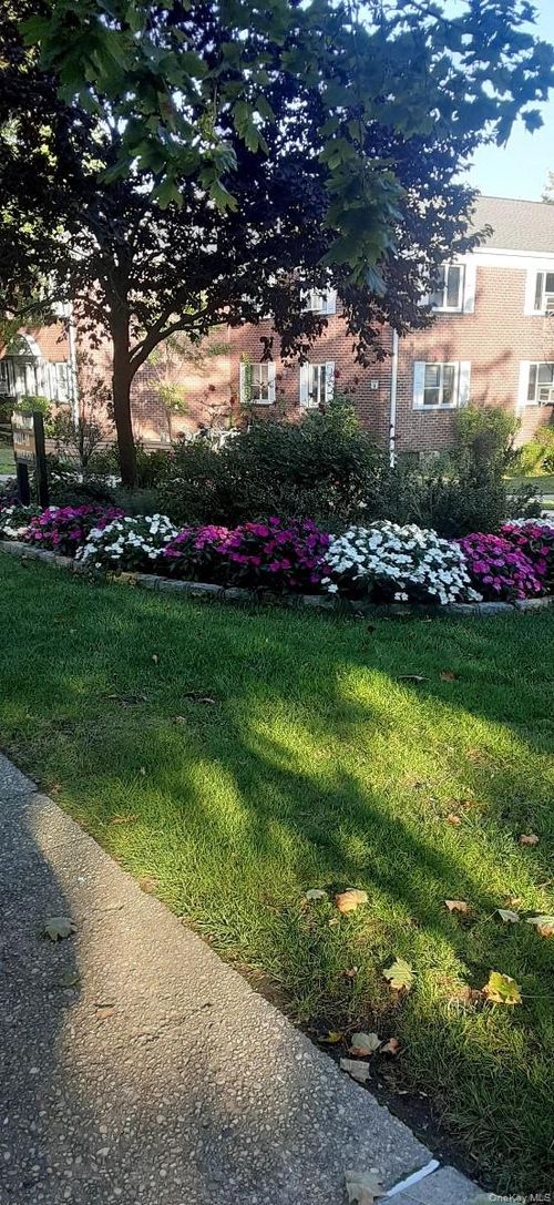 1st-224-04 Manor Rd, Queens Village, NY, 11427-2006 | Card Image