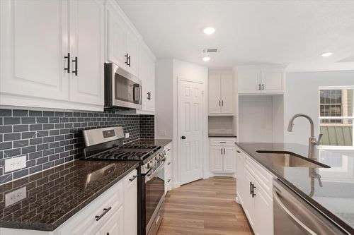 801 S Walnut St, Sherman, TX, 75090-7955 | Card Image